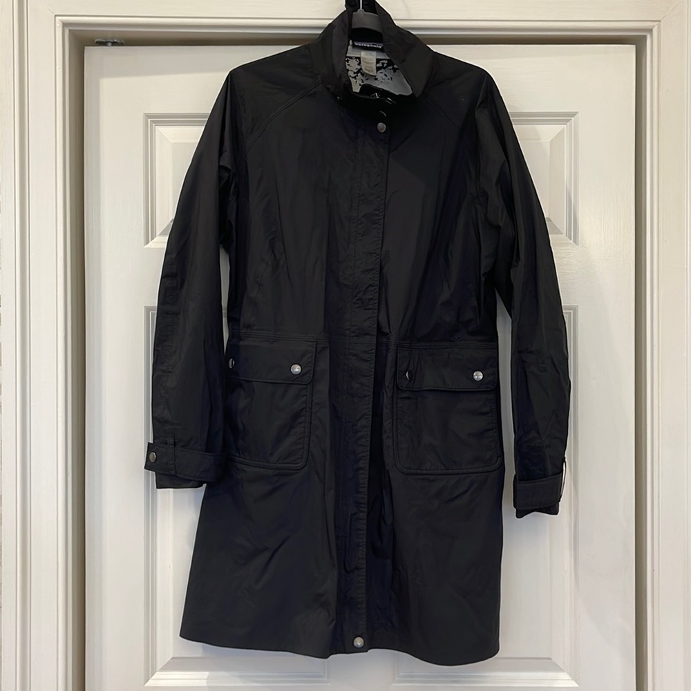 PATAGONIA women’s lightweight windbreaker, size XL